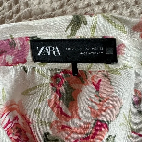 Zara Floral Button-Up Shirt - Picture 2 of 4